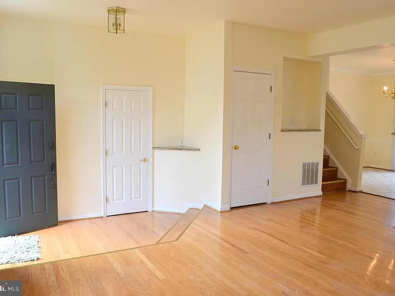 6863 Drifton Ct — Photo 3