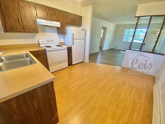 3rd image of 126 Lake St #1