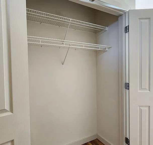 712 W Spruce St — Photo 14