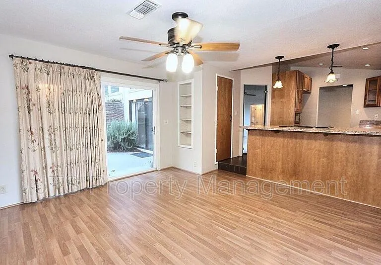 1060 Sand Bar Cir — Photo 7