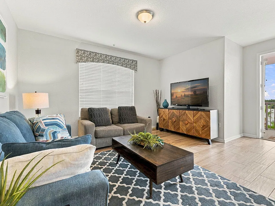 Cayview Ave