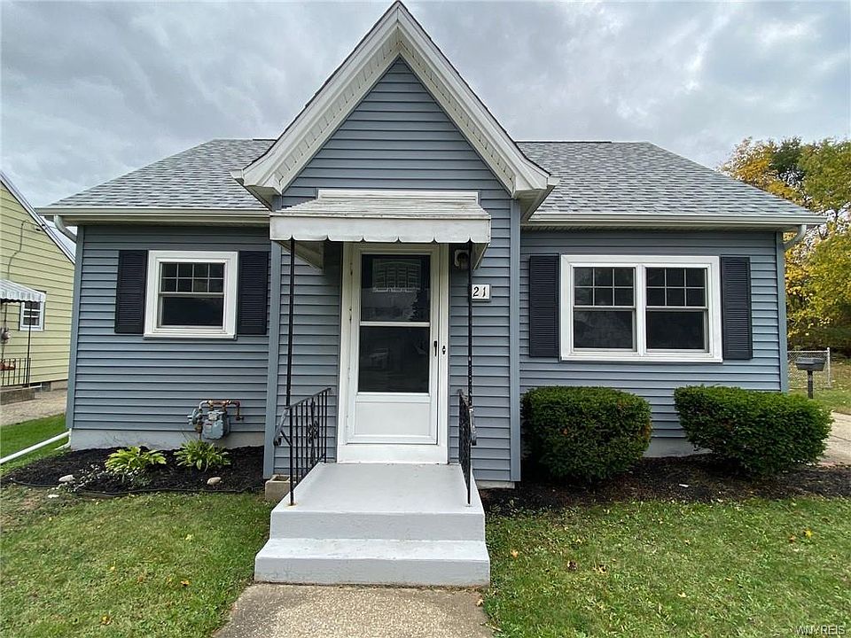 1st image of 21 Carol Dr