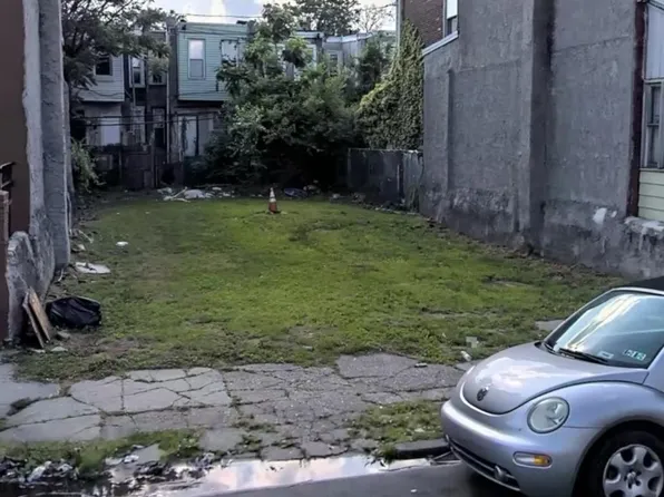 212 N 58th St, Philadelphia, PA 19139