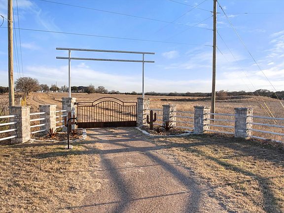 5th image of 3025 Neri Rd