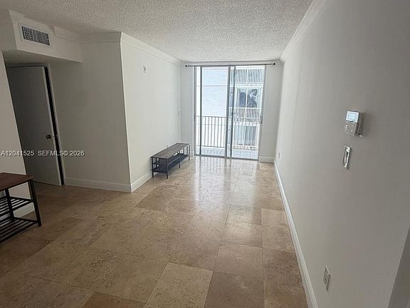 4th image of 126 SW 17th Rd APT 301