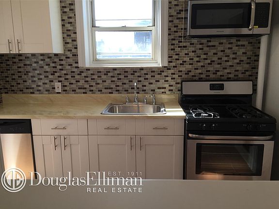 3rd image of 11616 Audley St APT 1D