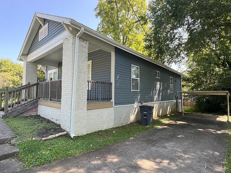 2324 Wilson Ave — Photo 2