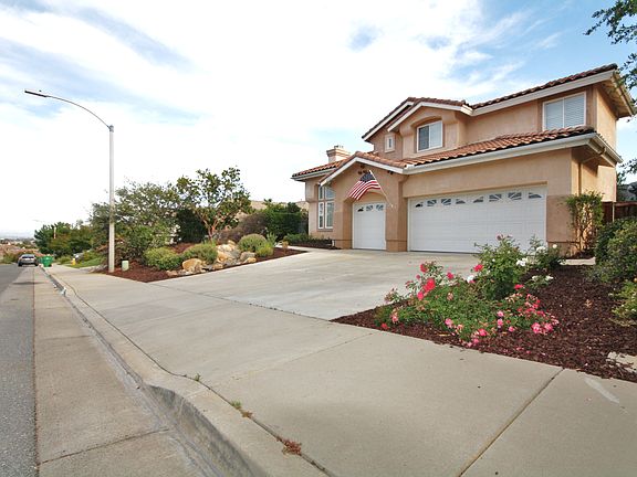3rd image of 23527 Mountainside Ct