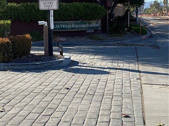 4th image of 639 Oakmont Ave Unit 3916