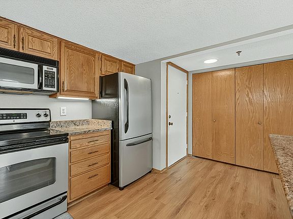 3rd image of 625 19th St NW APT 500