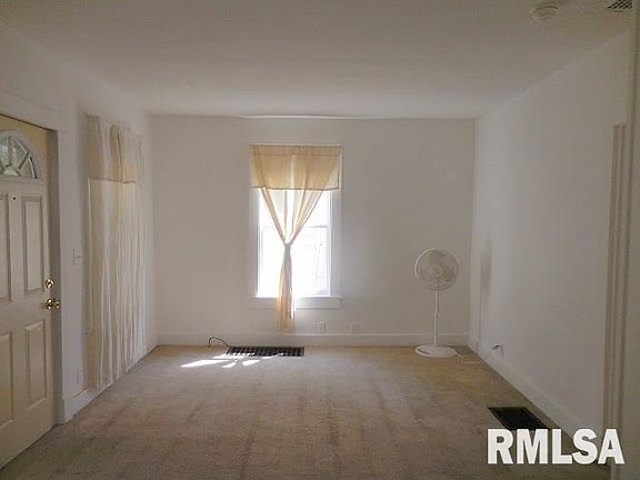 5th image of 516 Monroe St