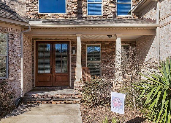 4th image of 1424 Knob Hill Cir