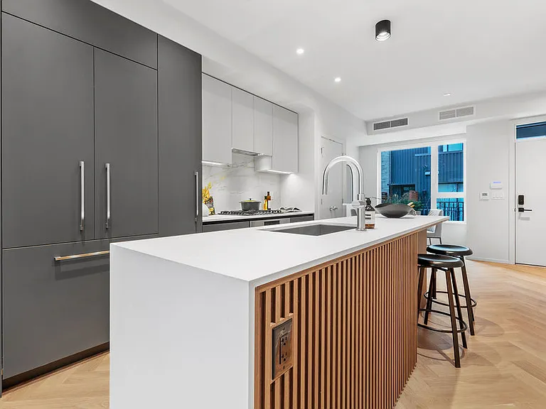 755 W 49th Ave — Photo 19