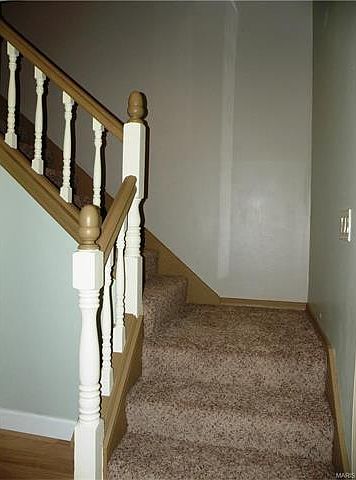 2nd image of 4 Cloverhill Ct