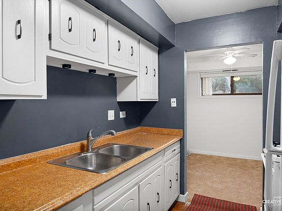 5th image of 2151 Country Club Dr APT 6