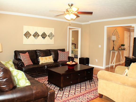 2nd image of 1060 Heathwood West Dr