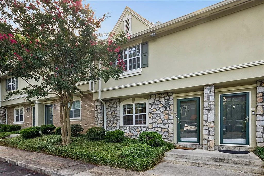 2 bed, 2.5 bath, 1324 sqft, $2,550 — Photo 1