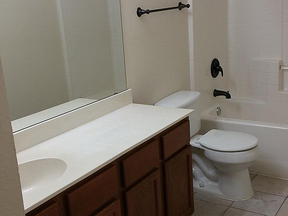 3rd image of 1410 Plateau Dr