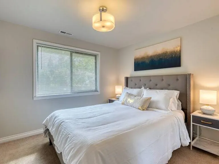2nd Bedroom with Queen Bed