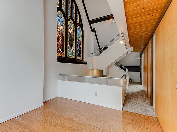 5th image of 495 Ashland Ave