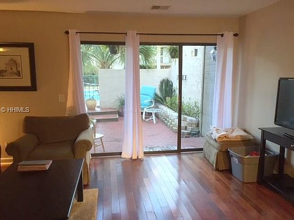 3rd image of 22 Deallyon Ave APT 43