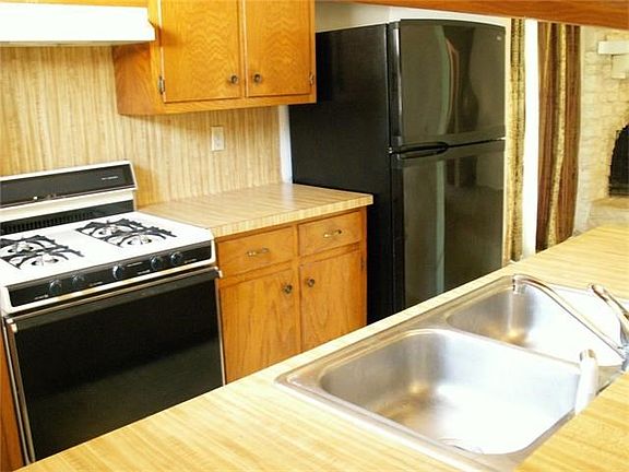5th image of 308 Northwood Dr