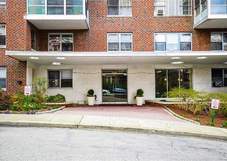 1st image of 2 Washington Sq APT 3H