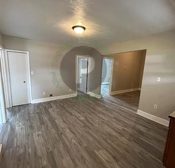 3204 W 73rd St — Photo 13