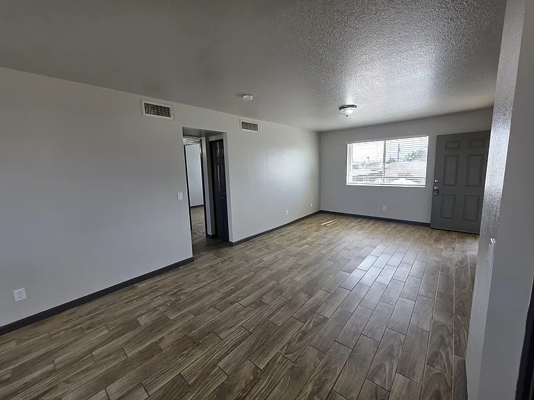 1462 E 28th Ave #4 — Photo 12