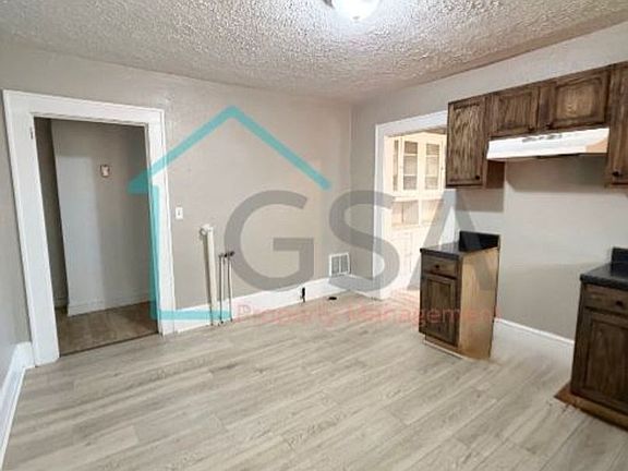 5th image of 4113 E North St #19