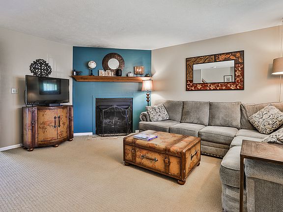 3rd image of 160 Winterwood Dr