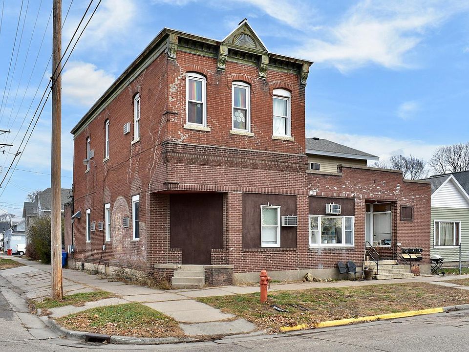 1st image of 450 E Wabasha St