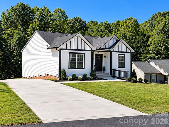 3rd image of 1346 39th Street Cir SW