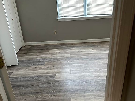 5th image of 118 Lower Stone Ave #B
