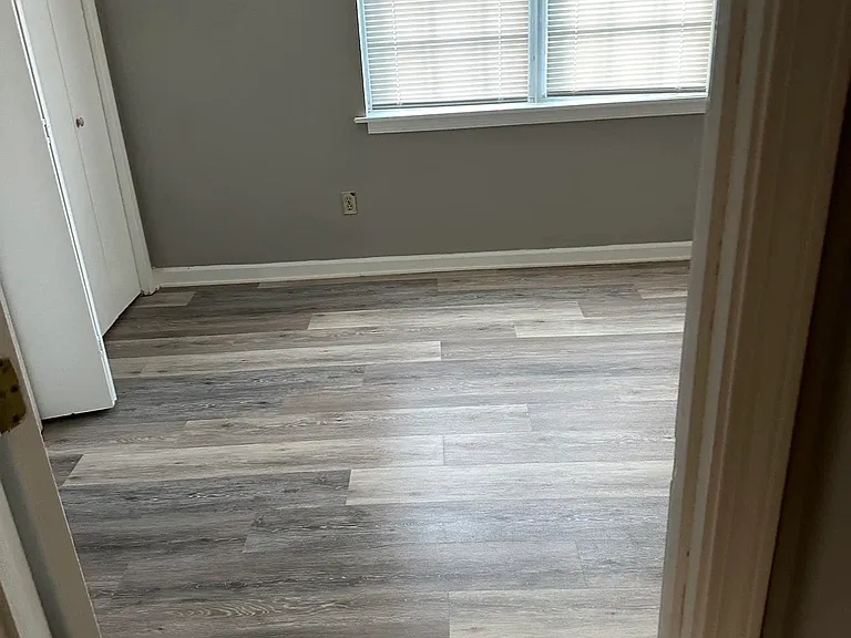 118 Lower Stone Ave #B — Photo 5