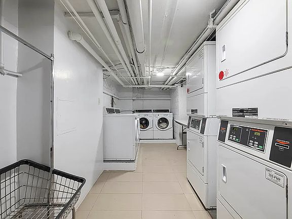 4th image of 131 E 83rd St APT 5C