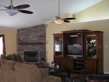 4th image of 11386 Peyton Dr