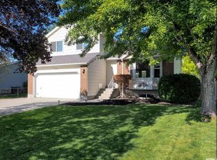 9294 S Vista West Dr, West Jordan, UT 84088