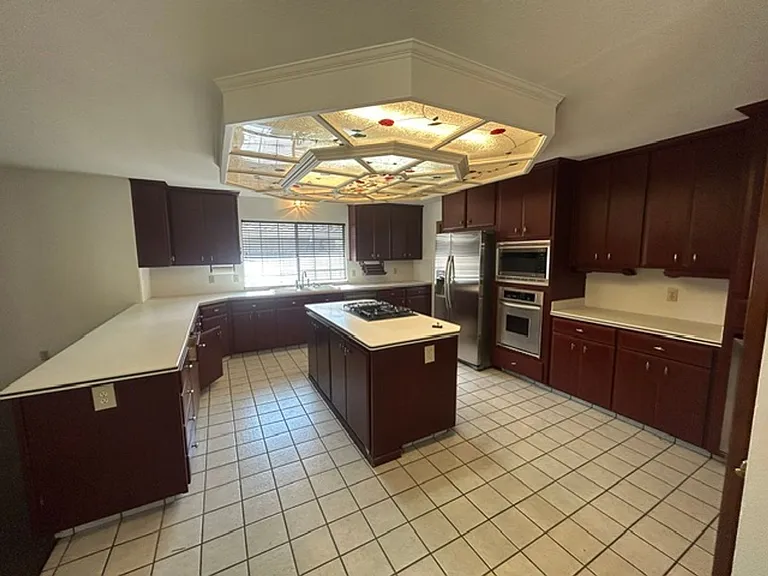 5730 W Laura Ct — Photo 16