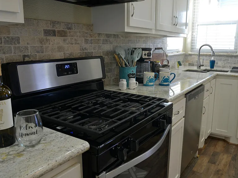 2890 Broadway St — Photo 30