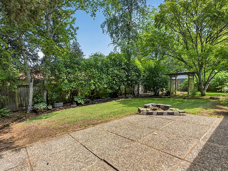 3470 NW Park View Dr — Photo 22