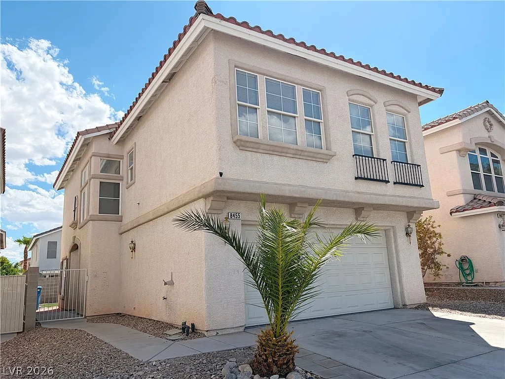 4 bed, 2.5 bath, 1631 sqft, $1,995 — Photo 2
