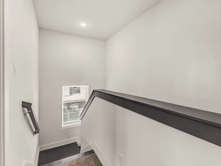 3006 Alpha Wolf Ct — Photo 22