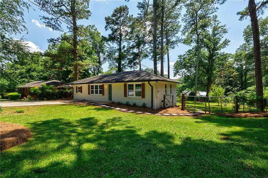 3 bed, 3.0 bath, 1268 sqft, $2,495 — Photo 3