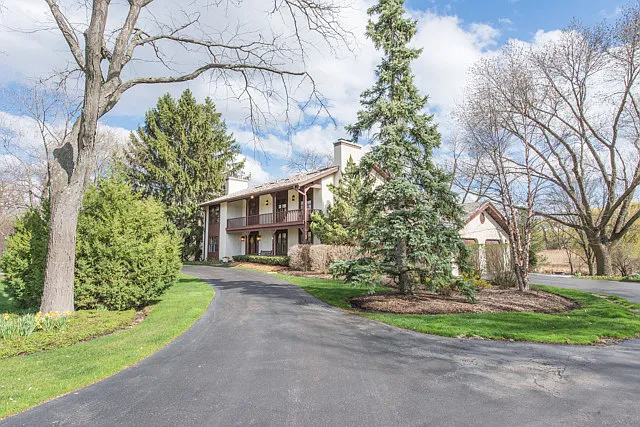 463 Pinewoods Dr photo 1