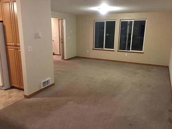 5th image of 101 W Humphrey St