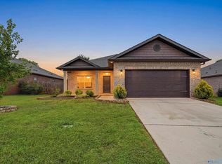 210 Poplar Hollow Dr, Harvest, AL 35749