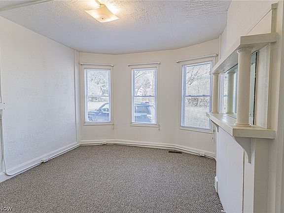 5th image of 645 Columbia Ave