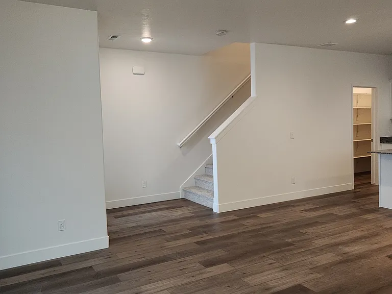 924 S 850 W #1 — Photo 11