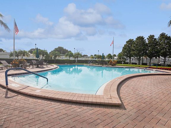 2nd image of 1071 Donegan Rd 107-unit 107